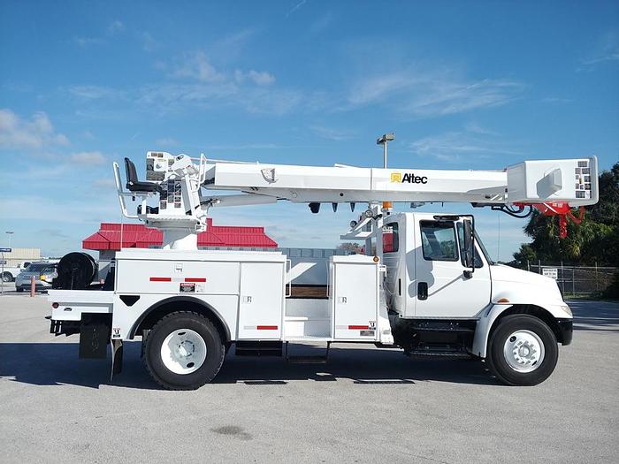Used Altec DM47-TR Digger Derrick on 2007 International 4300 Utility Truck - 80412
