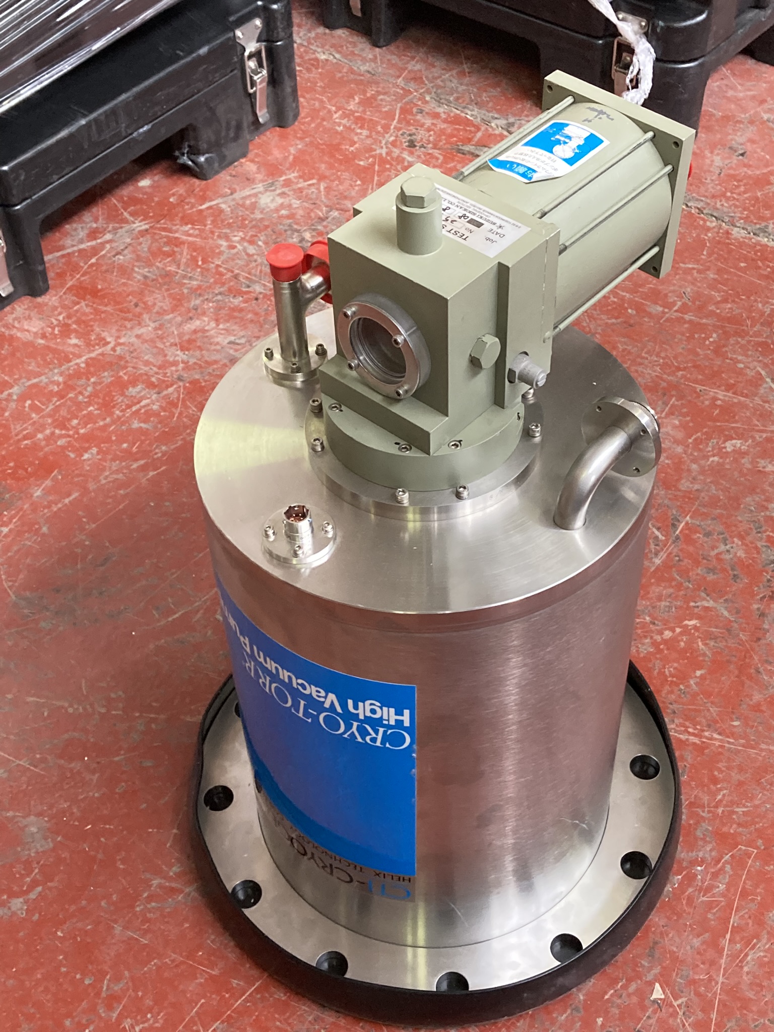 Used CTI-CRYOGENICS 8018182 CYRO-TORR 10 CYRO PUMP