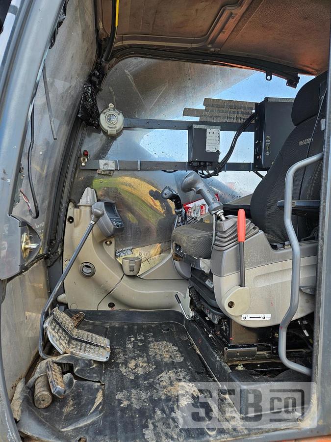 Used Hitachi ZX240LC