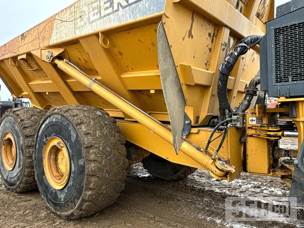 Used John Deere 400D 