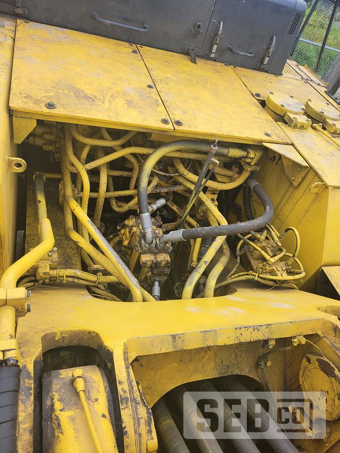 Used Komatsu PC750LC