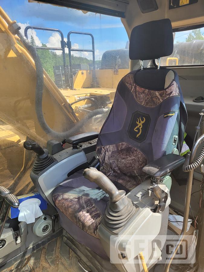 Used 2015 Caterpillar 326F