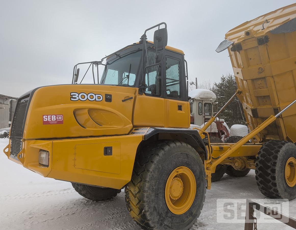 Used John Deere 300D