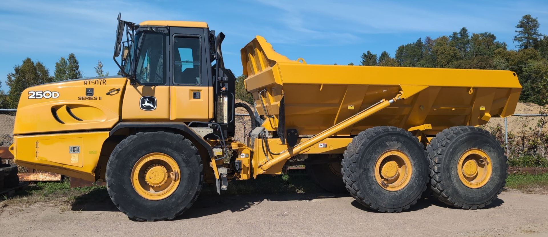 Used John Deere 250D 2015