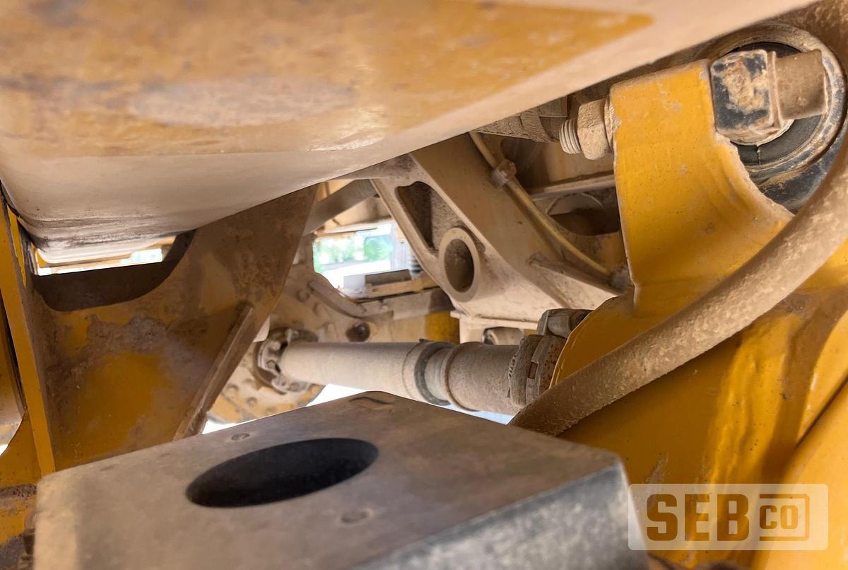 Used Deere 250D 2013
