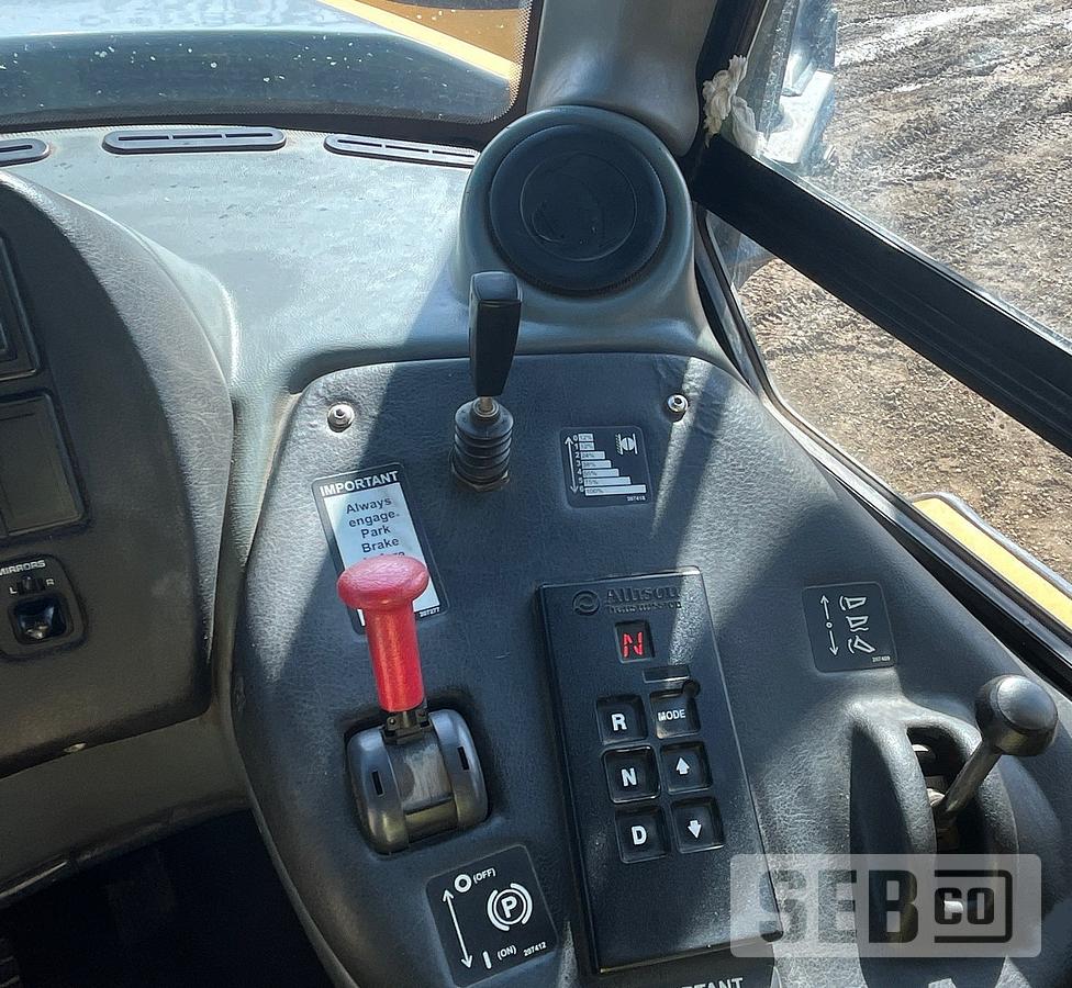 Used JOHN DEERE 350D 2006