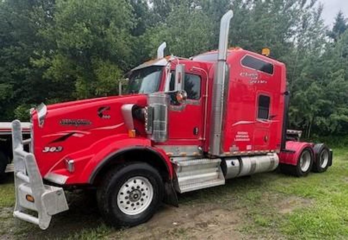 Used Kenworth T800 2016