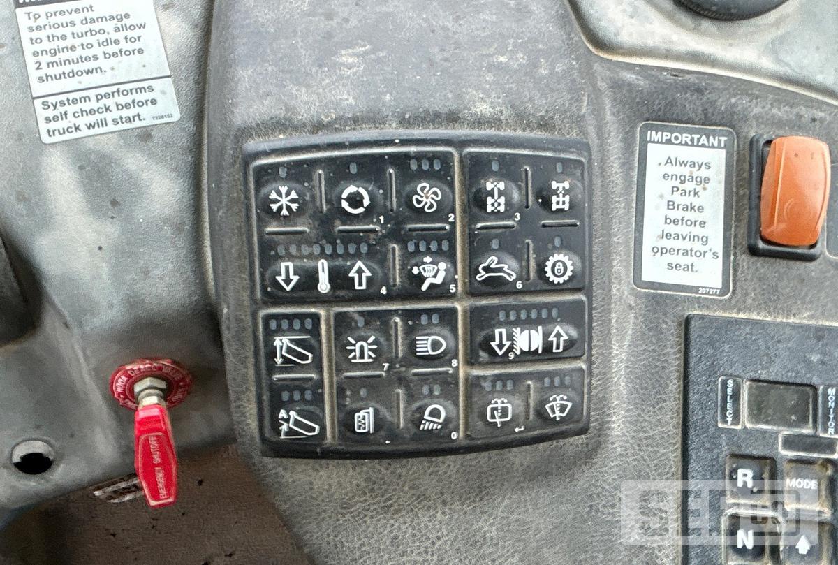 Used John Deere 400D 