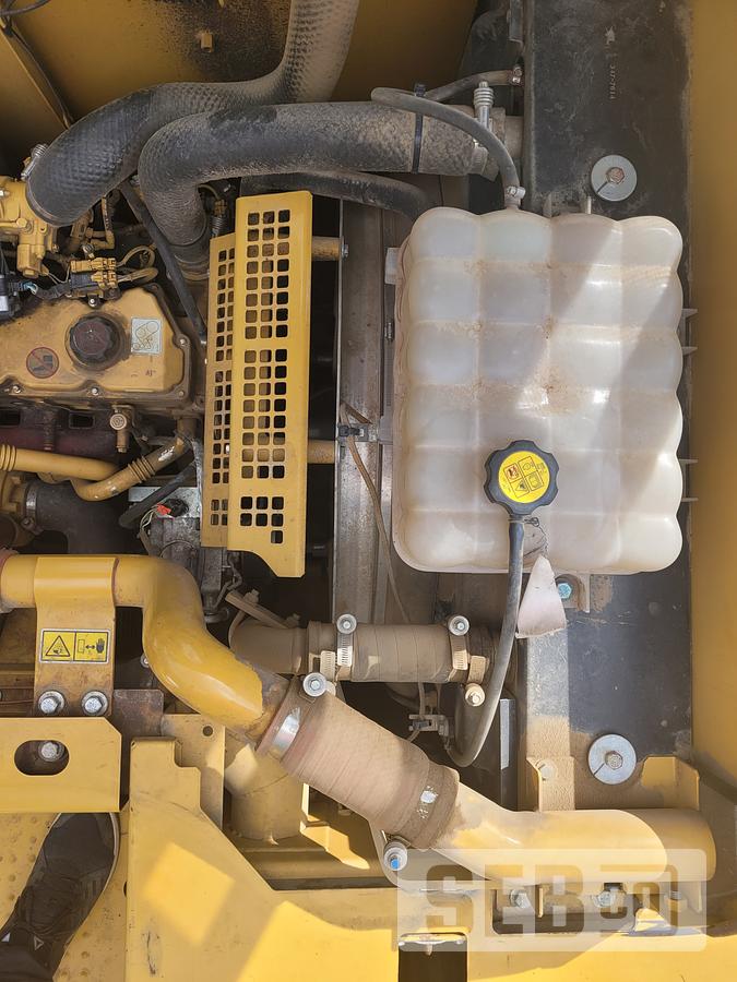 Used 2015 Caterpillar 326F