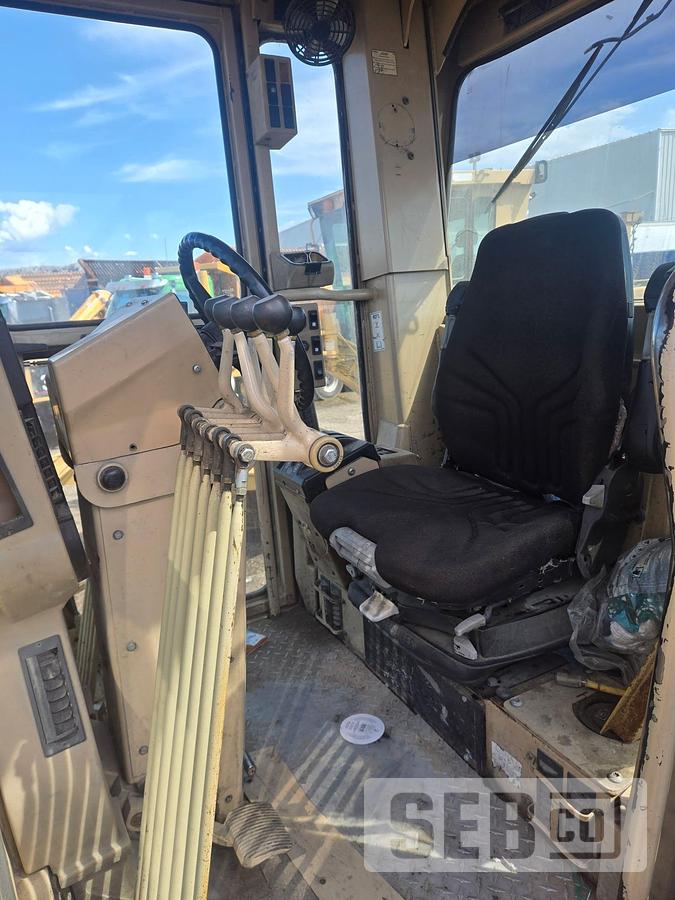 Used Caterpillar 14H 2005