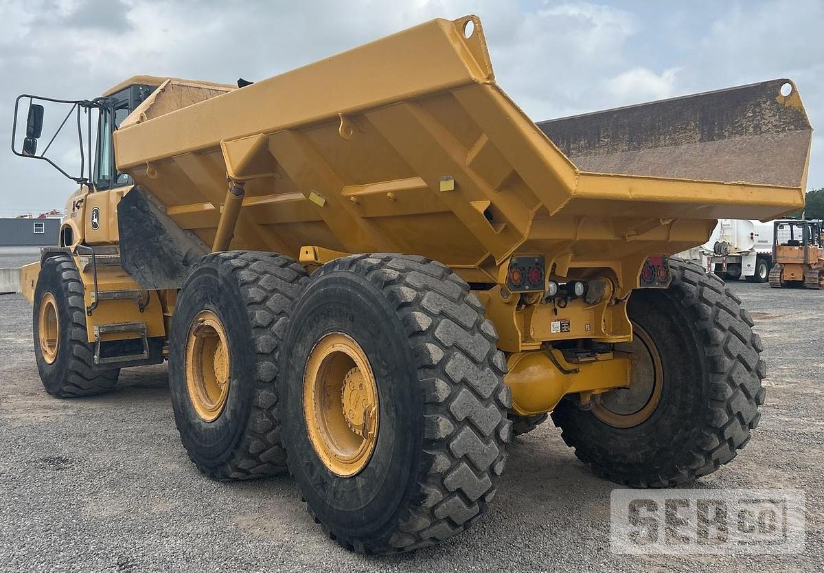 Used Deere 250D 2013