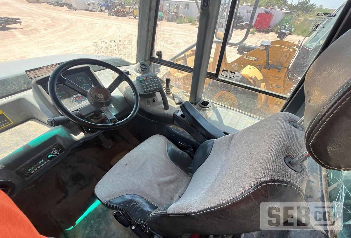 Used Deere 250D 2013