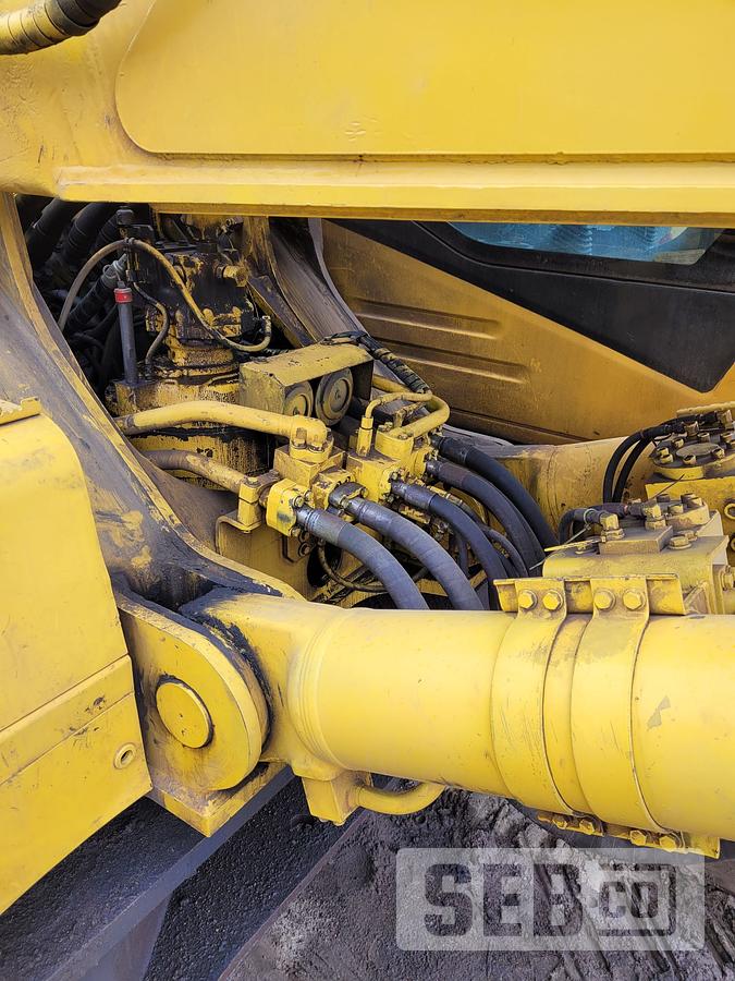 Used Komatsu PC750LC
