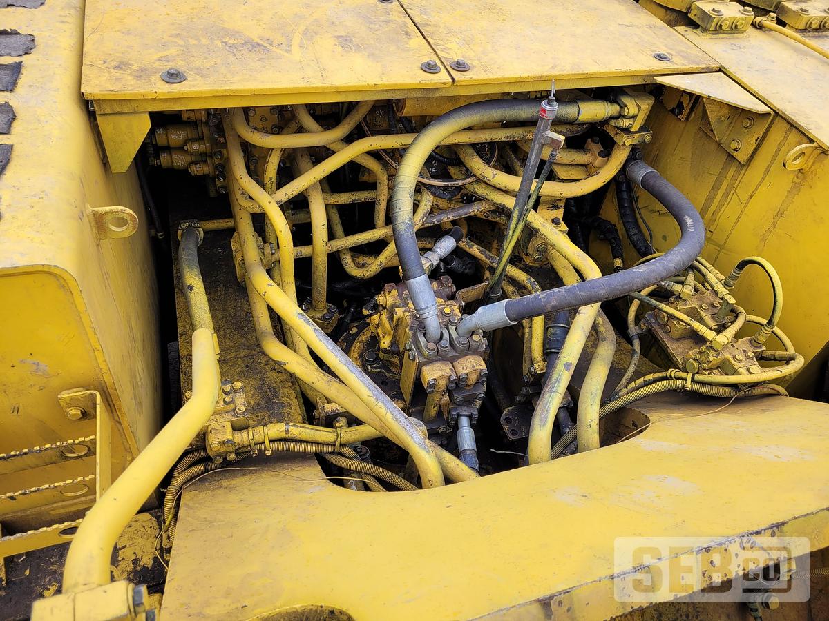 Used Komatsu PC750LC