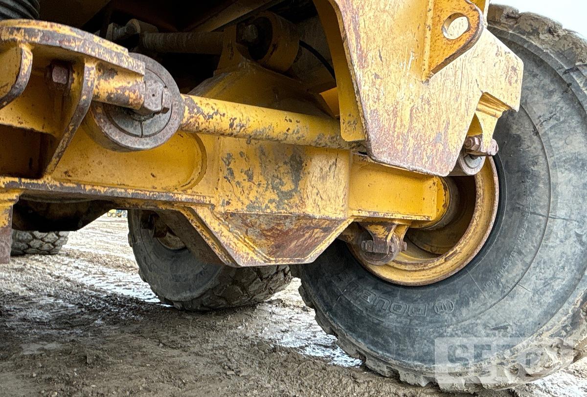 Used John Deere 400D 