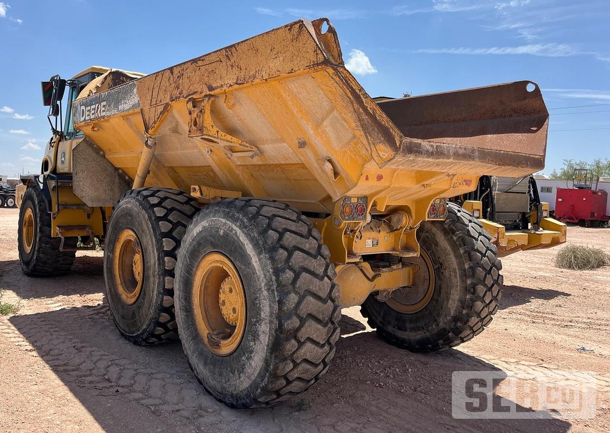 Used Deere 250D 2013