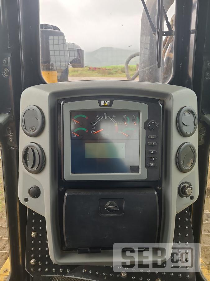Used Caterpillar D6T