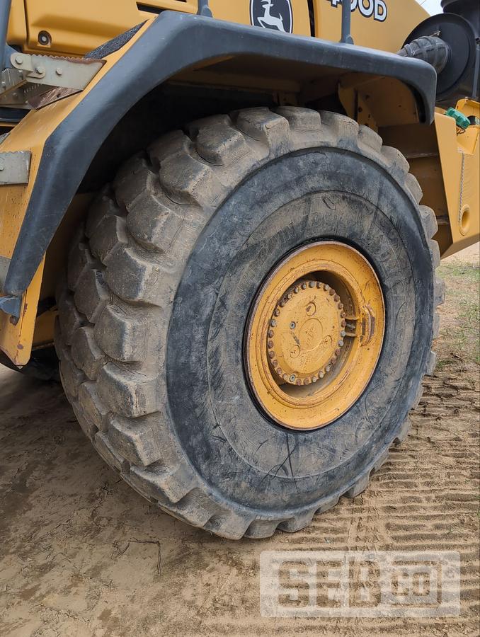 Used John Deere 400D