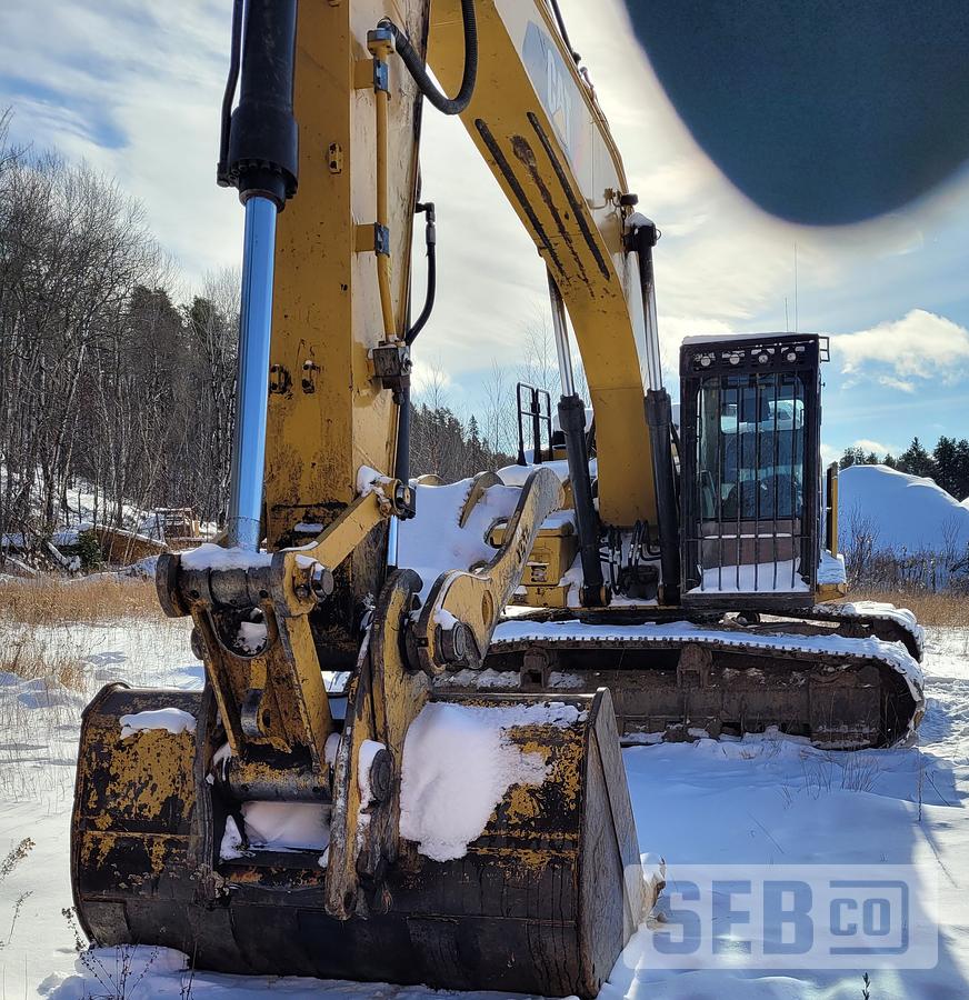 Used Caterpillar 326F
