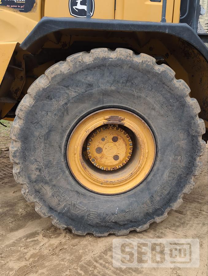 Used John Deere 400D