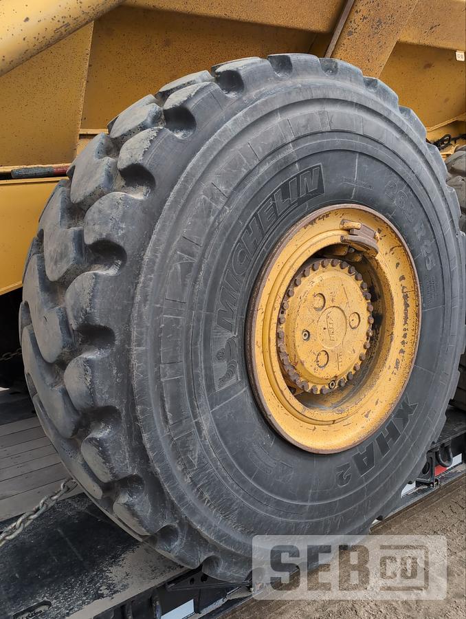 Used JOHN DEERE 350D 2006