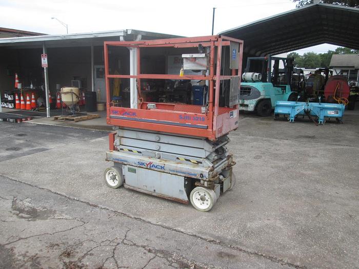 Used Skyjack SJIII 3219 Manlift