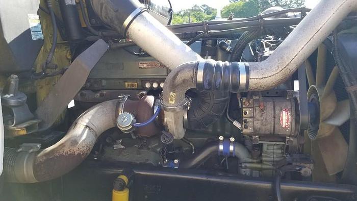 Used 2000 Freightliner FLD120