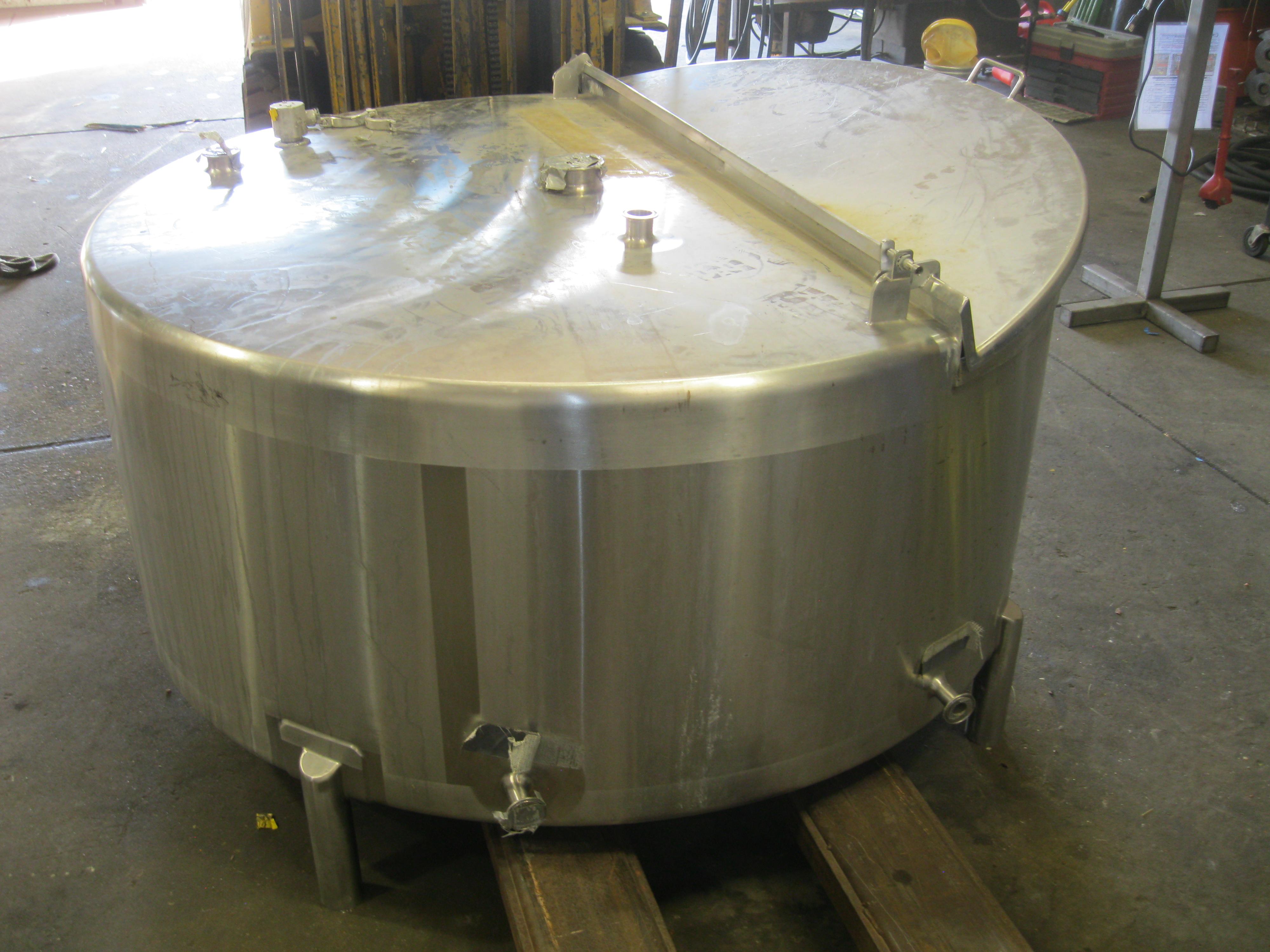 Usado 270 GALLON BALANCE TANK