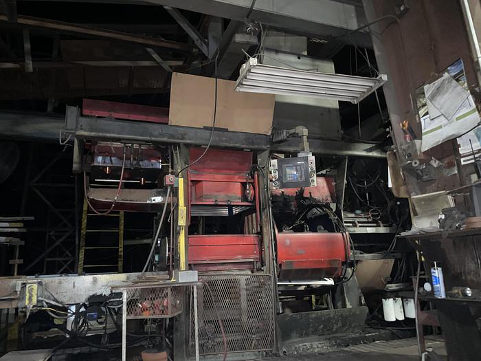 Used HUNTER 32-C AUTOMATIC MOLDING MACHINE