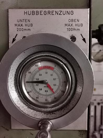 Gebraucht Hydraulische Einständerziehpresse SMG CSZ 63