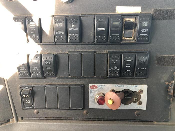 Used 1998 Western Star Heavy Duty Chassis 5864SS Severe Service