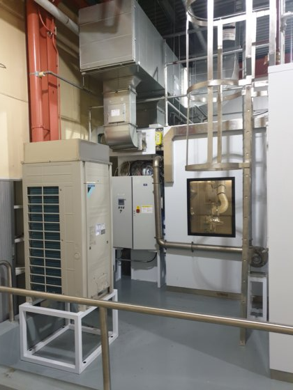 Used Extract Technologies Warehouse Downflow Sampling Booth