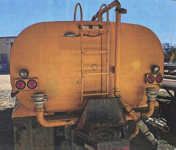 Used 1986 GMC 7000 Water Truck - 2200 Gallons