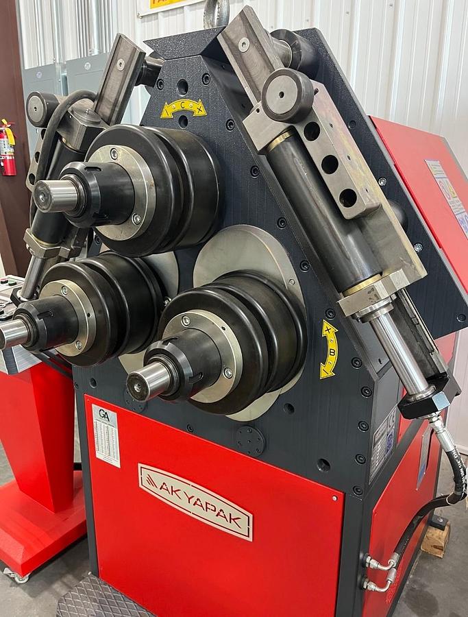 Akyapak APK 81 3" x 3" x 3/8" Hydraulic Angle Roll APK 81