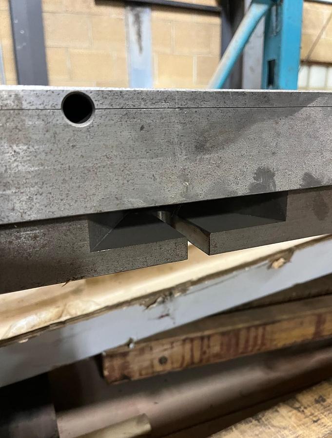 Used 18' Single Point Compensating Die Holder