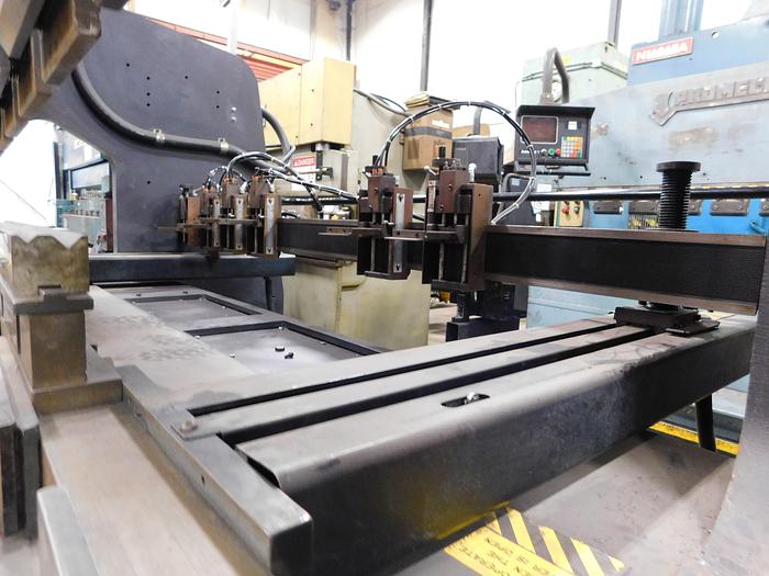 Used 1999 Amada 8' x 80 Ton Hydraulic Press Brake RG80