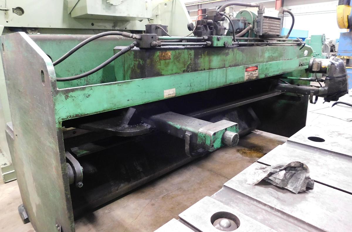 Used 1986 Accurshear 10' x 1/4 Hydraulic Shear 25010LP