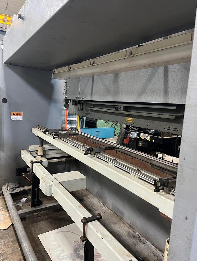Used Standard Industrial AB200-12 12' x 200 Ton Hydraulic Press Brake