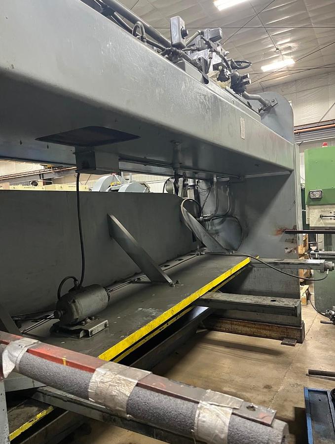 Used Cincinnati 12' x 3/8" Hydraulic Shear 3DL12