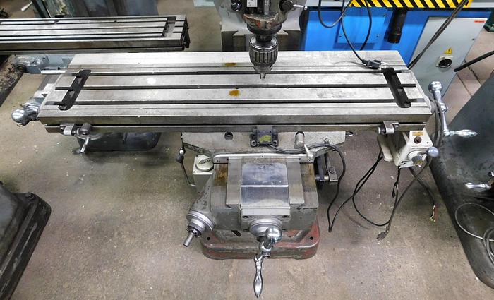 Used 1984 Supermax Vertical Milling Machine YCM 1-1/2 VS