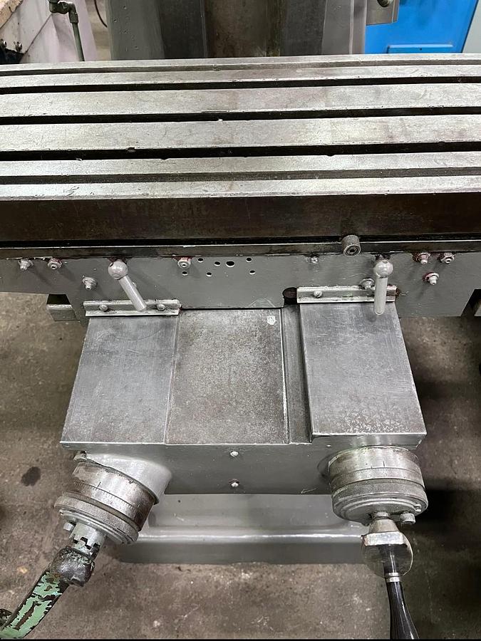 Used Summit Vertical Milling Machine