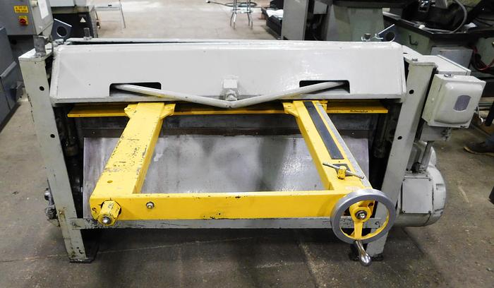 Used Famco 52" x 12ga Mechanical Shear 1252