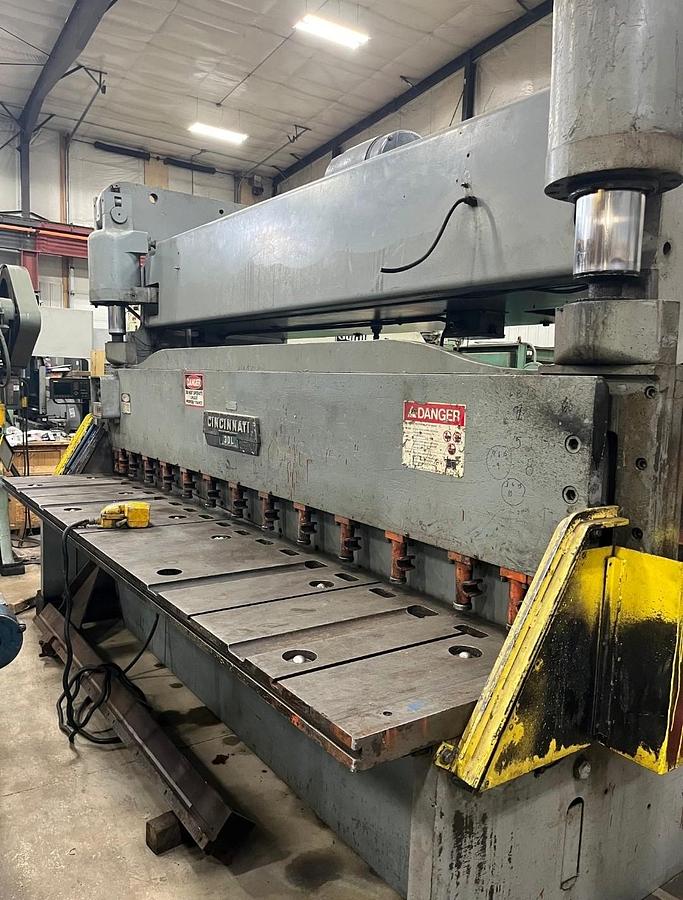Used Cincinnati 12' x 3/8" Hydraulic Shear 3DL12