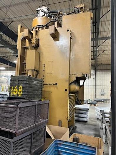 Used 2003 Standard Industrial Strait Side 700 Ton Press DCSS700