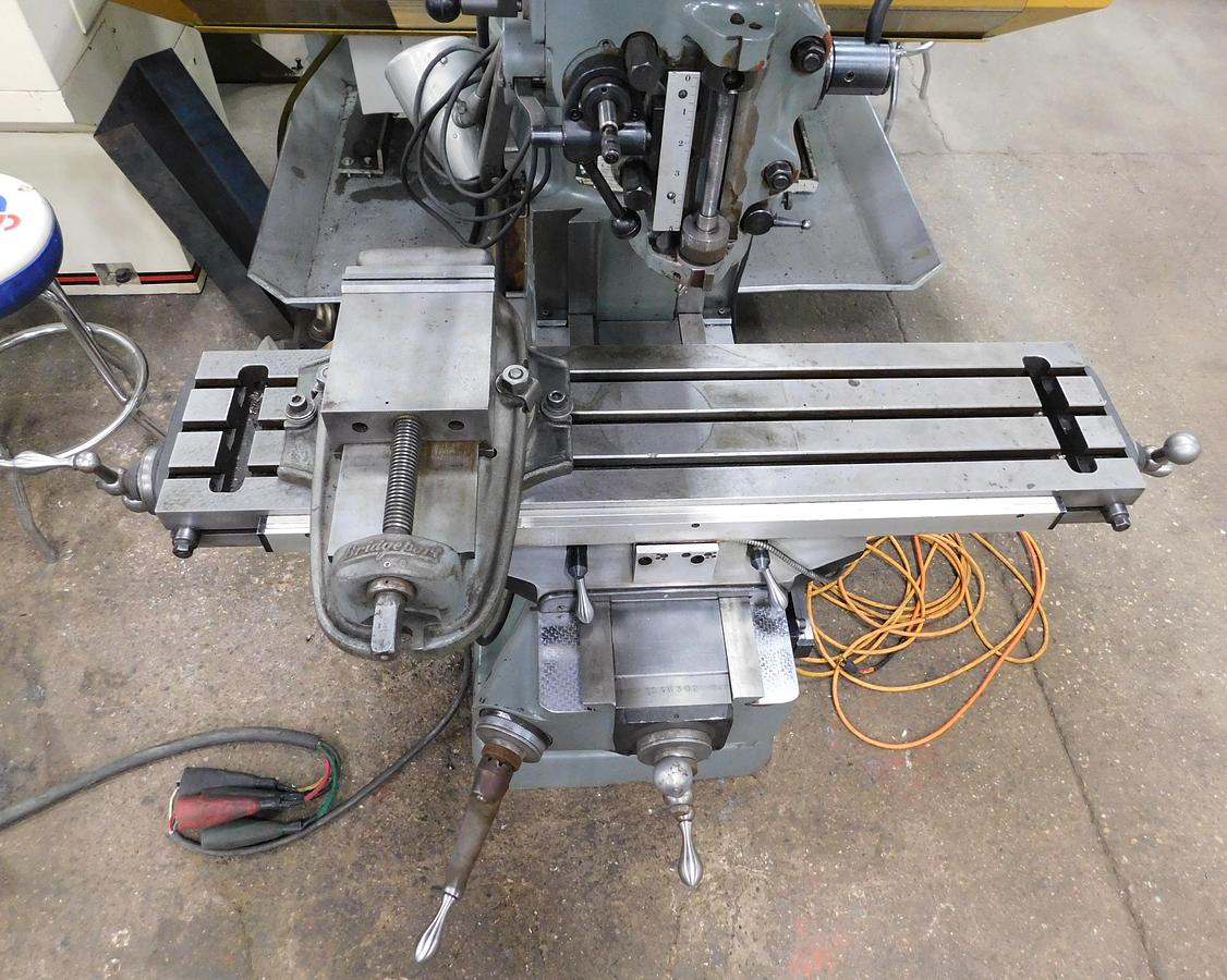 Used 1985 Bridgeport Series I 2 HP Milling Machine Series I 2 HP