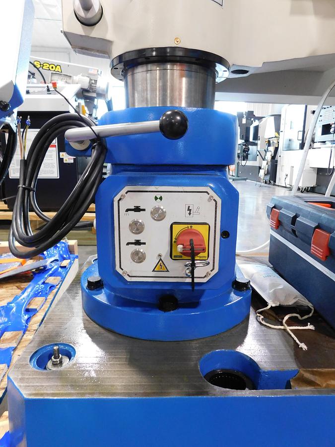 Knuth 8" x 32" Radial Arm Drill R 32 BASIC