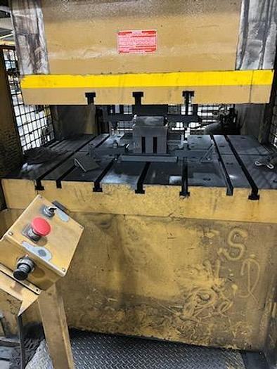 Used 2003 Standard Industrial Strait Side 700 Ton Press DCSS700