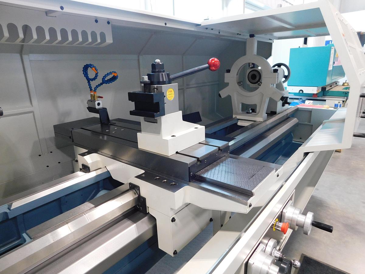 TRAK TRL2470RX CNC Lathee w/RLX Control TRL2470RX