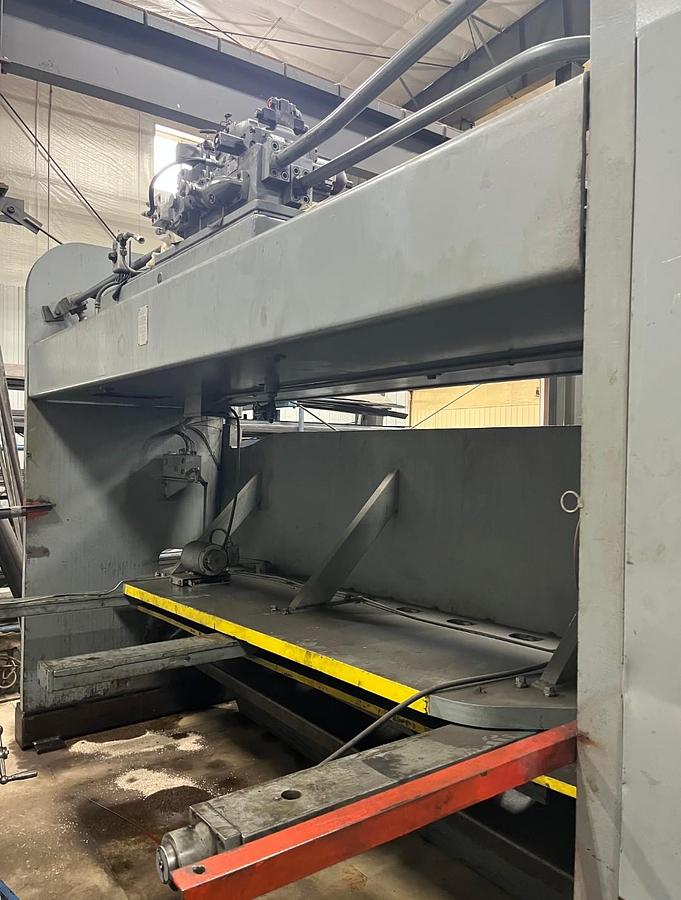 Used Cincinnati 12' x 3/8" Hydraulic Shear 3DL12