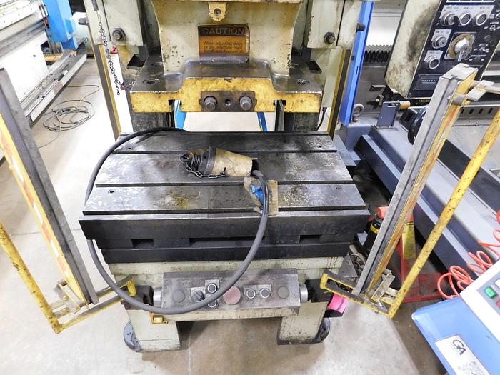 Used 1990 Komatsu 88 Ton OBS Press OBS80-3